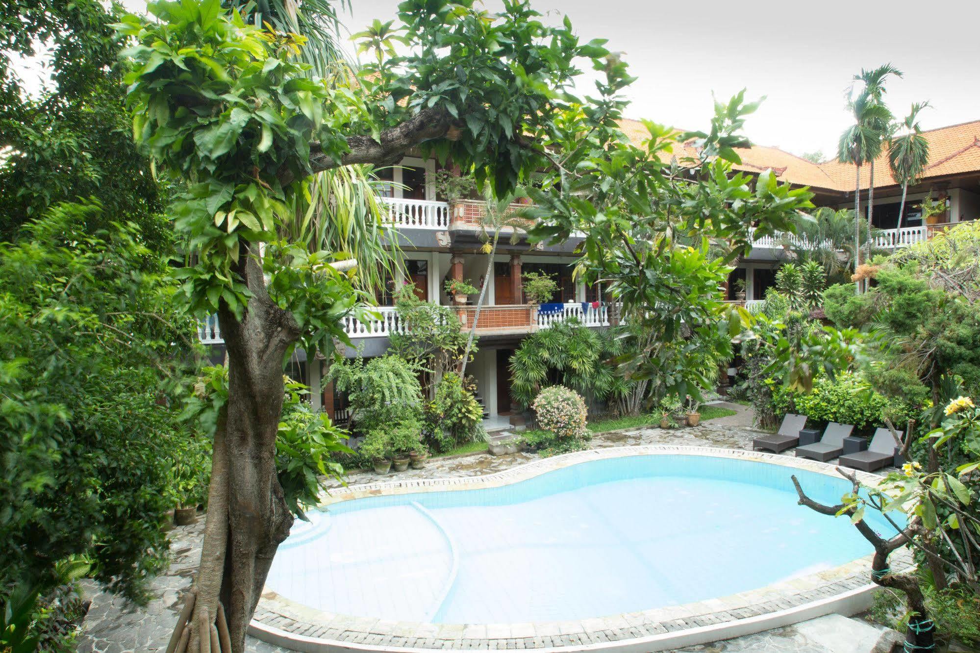 Simpang Inn Hotel Legian Zewnętrze zdjęcie